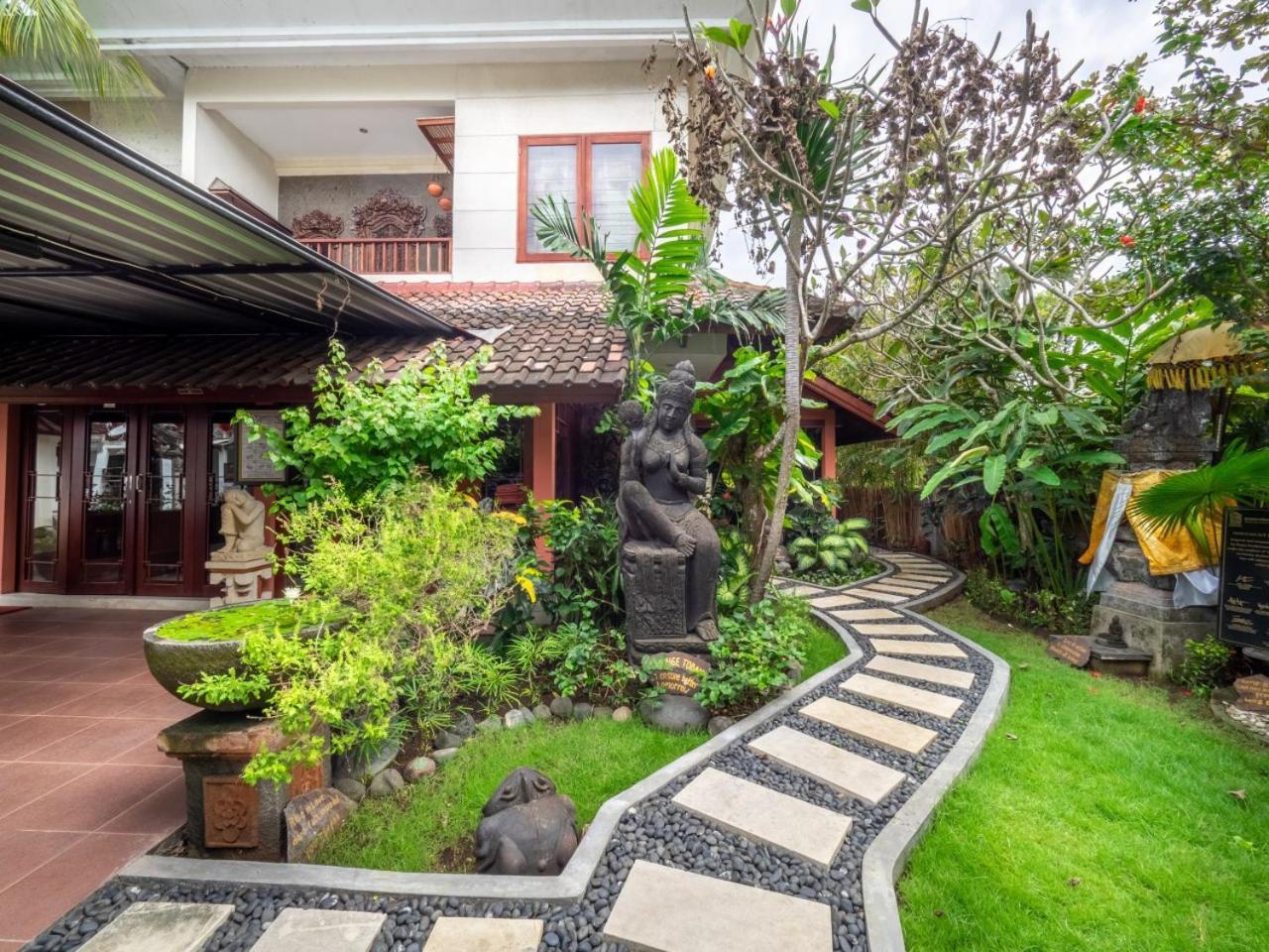 Hotel Al-Isha Dharamshala Kuta Lombok Exterior foto
