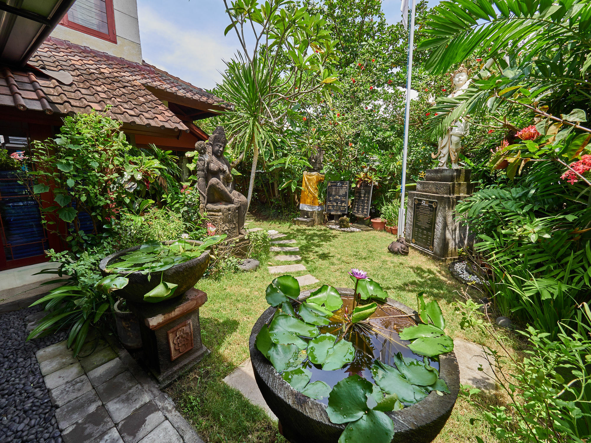 Hotel Al-Isha Dharamshala Kuta Lombok Exterior foto